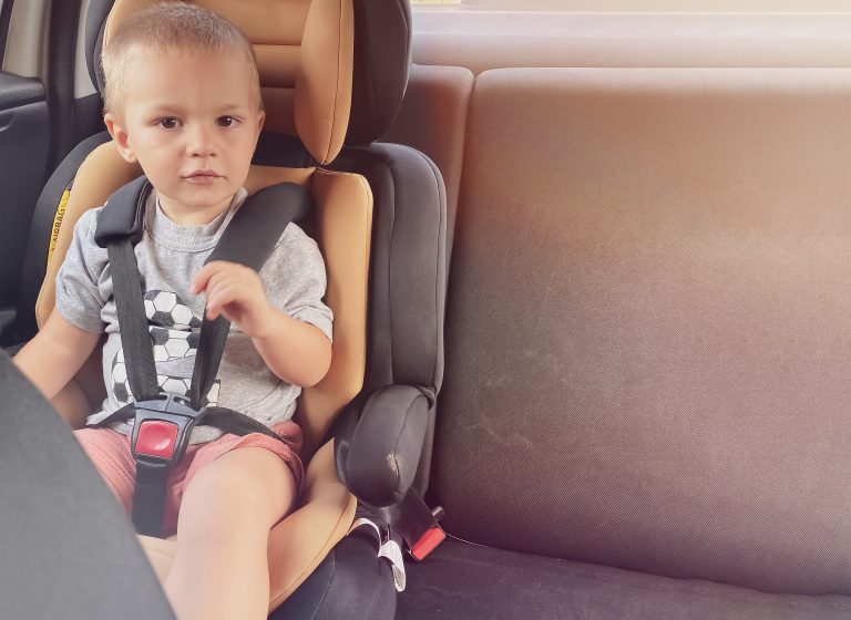 sillas para bebés y la normativa en España