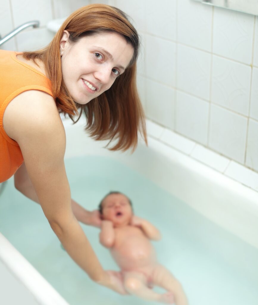 bañar recién nacido con cordón umbilical